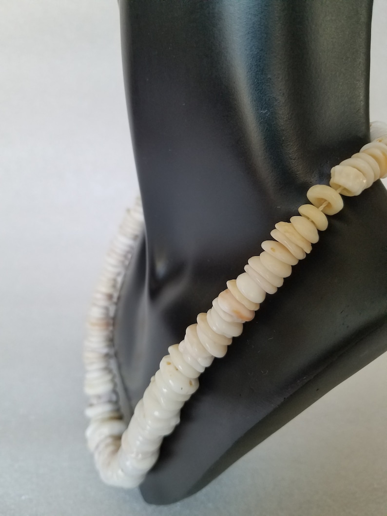 Genuine Vintage Hawaiian Puka Shell Necklace in Graduated Heavy Puka ...