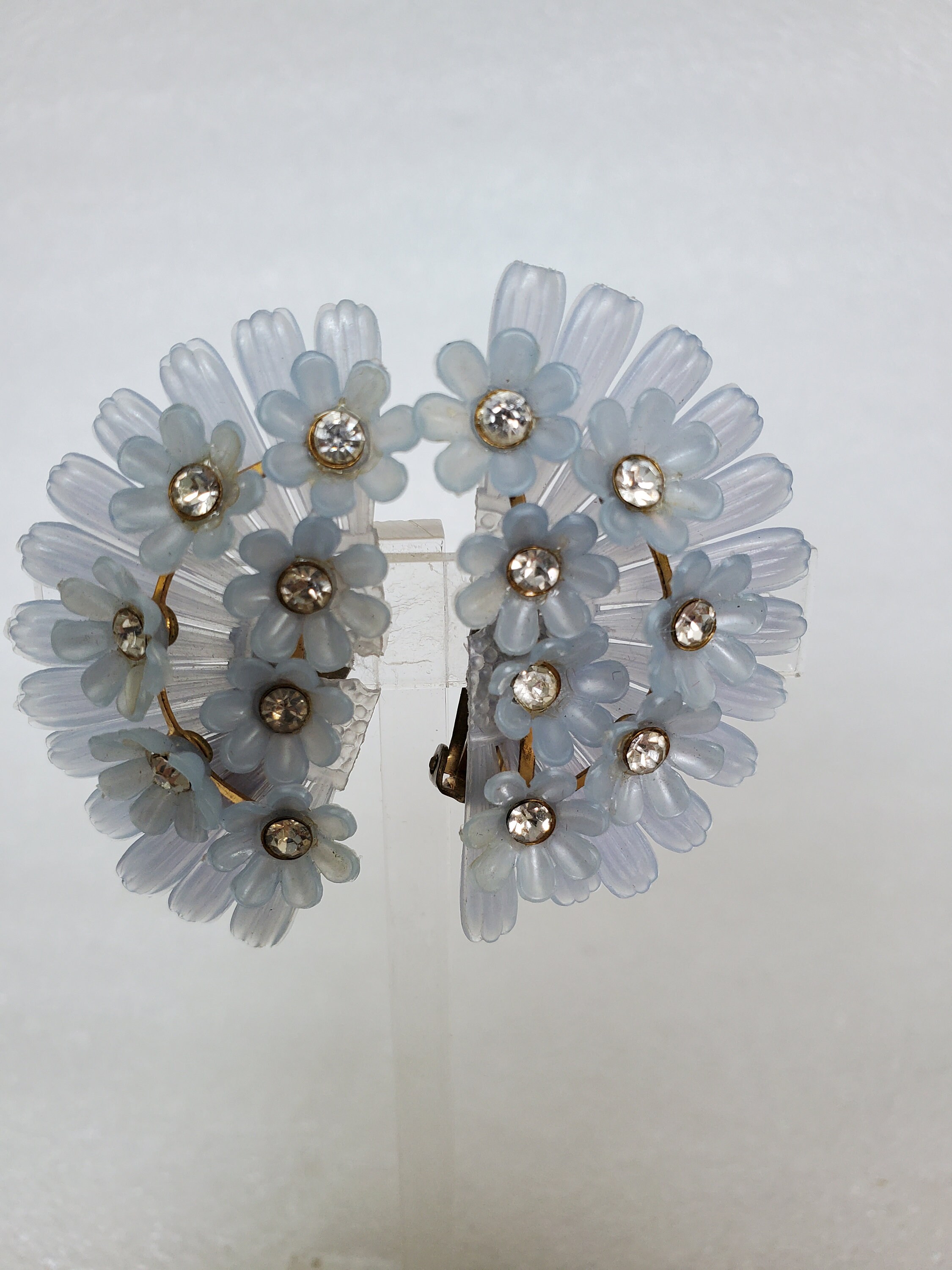 Vintage Coro Blue Moonglow Clip on Earrings: 2 Pairs of  display picture 3