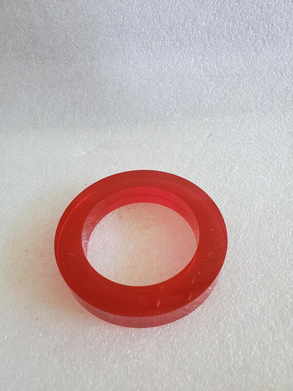 1970's Raspberry Lucite Bangle: The Mods - image 3