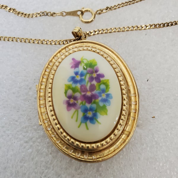 Avon Flower Locket Pendant Necklace With 2 Photo Compartments