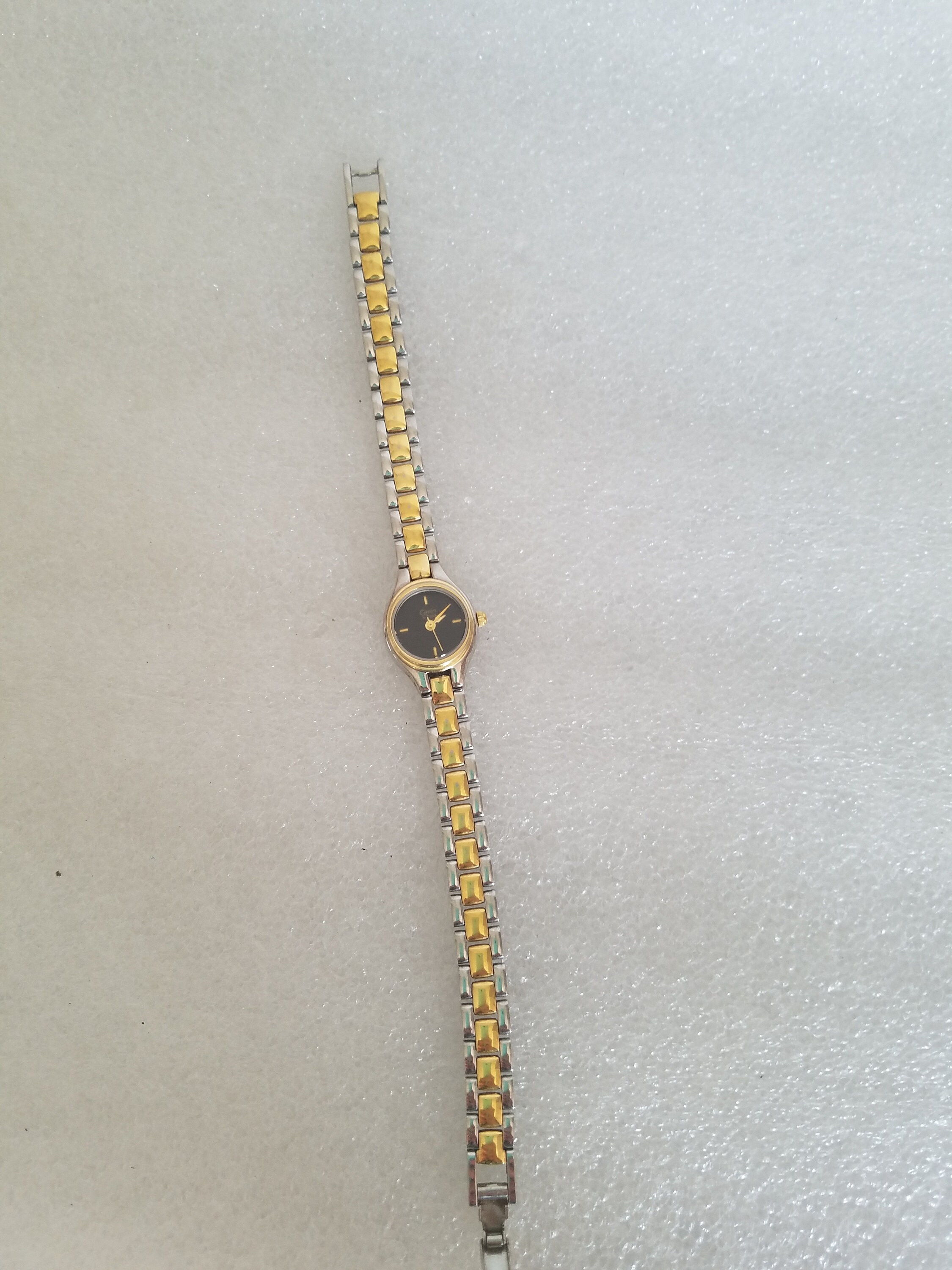 Lot of 2 Vintage Women\'s Watches Caravelle by Bulova & Citizen Quartz UNTESTED Vintage Caravelle By Bulova Gold Tone Womens | Mercari main image 2