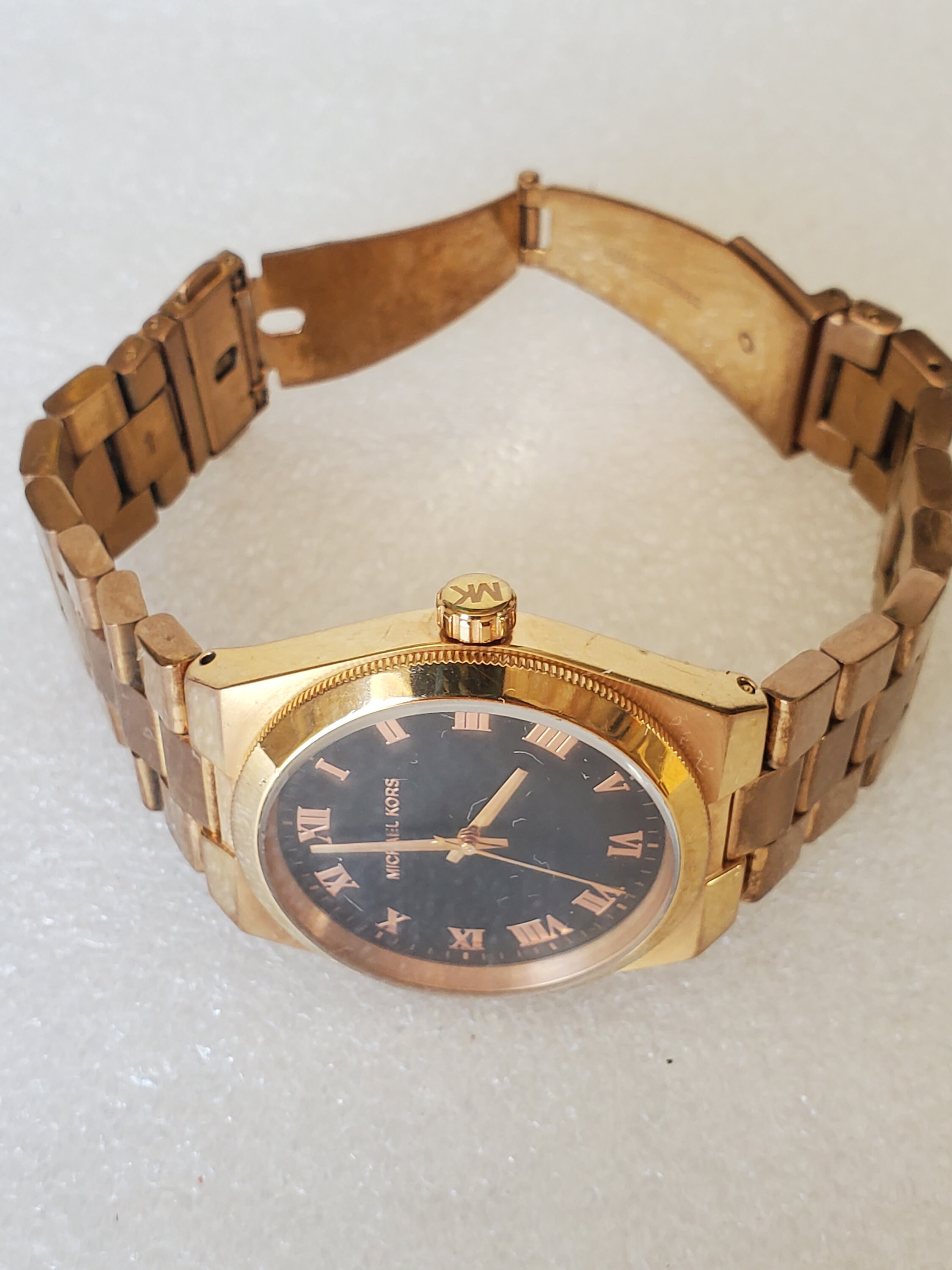 Michael Kors MK-5937 Womens Watch 38mm Black Dial Gold Tone New Battery 8\