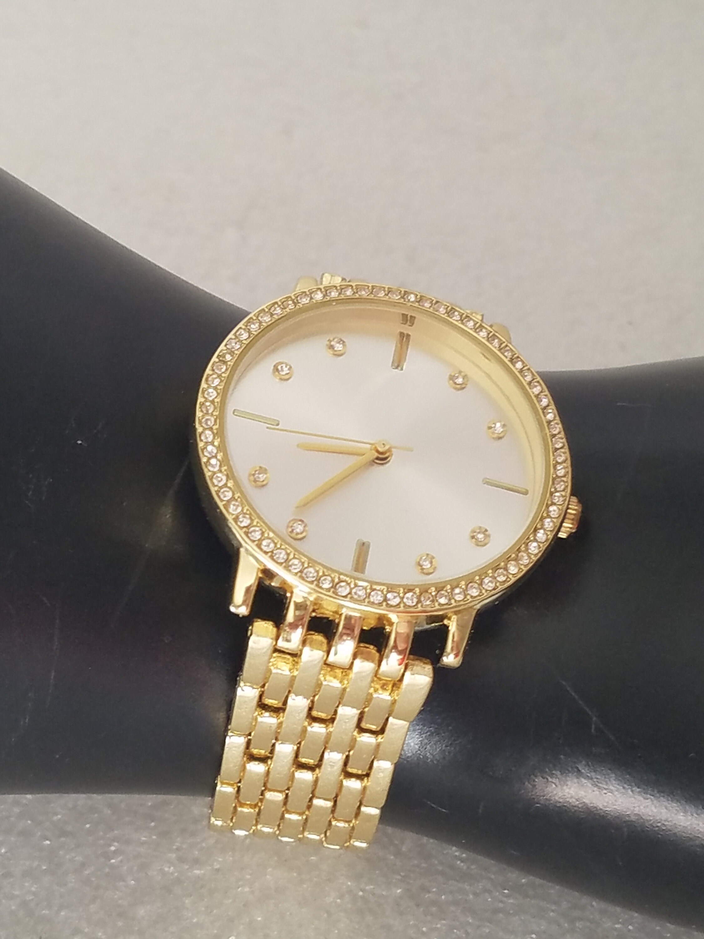 No-brand Women\'s Silver and Gold Watch Vintage interchangeable Watch - Gold/Silver with... | Depop main image 4