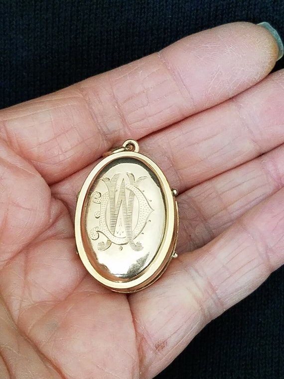 Antique Chunky 14K Rose Gold Engraved Locket Mono… - image 7