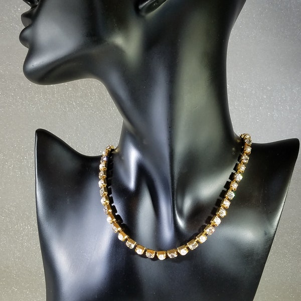 Vintage Trifari Gold One Strand Square Cups With Chaton-Cut Stones And Faux White Pearls Necklace