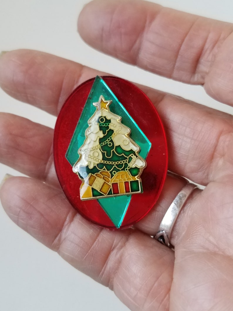 Christmas Jewelry Repurposed Clips Geometric Shapes Holiday Clip On/'s Season/'s Greetings Vintage Red Oval With Christmas Tree Earrings
