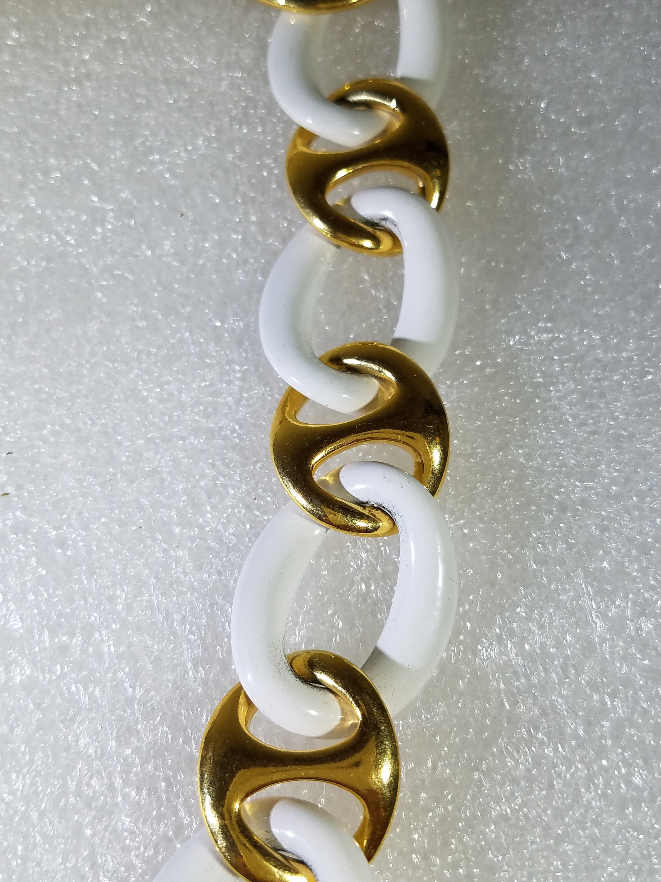 アメリカ ヴィンテージ「Napier」ノット ゴールドトーン ネックレス Vintage Napier Statement Collar Gold & White Oval Open Metal