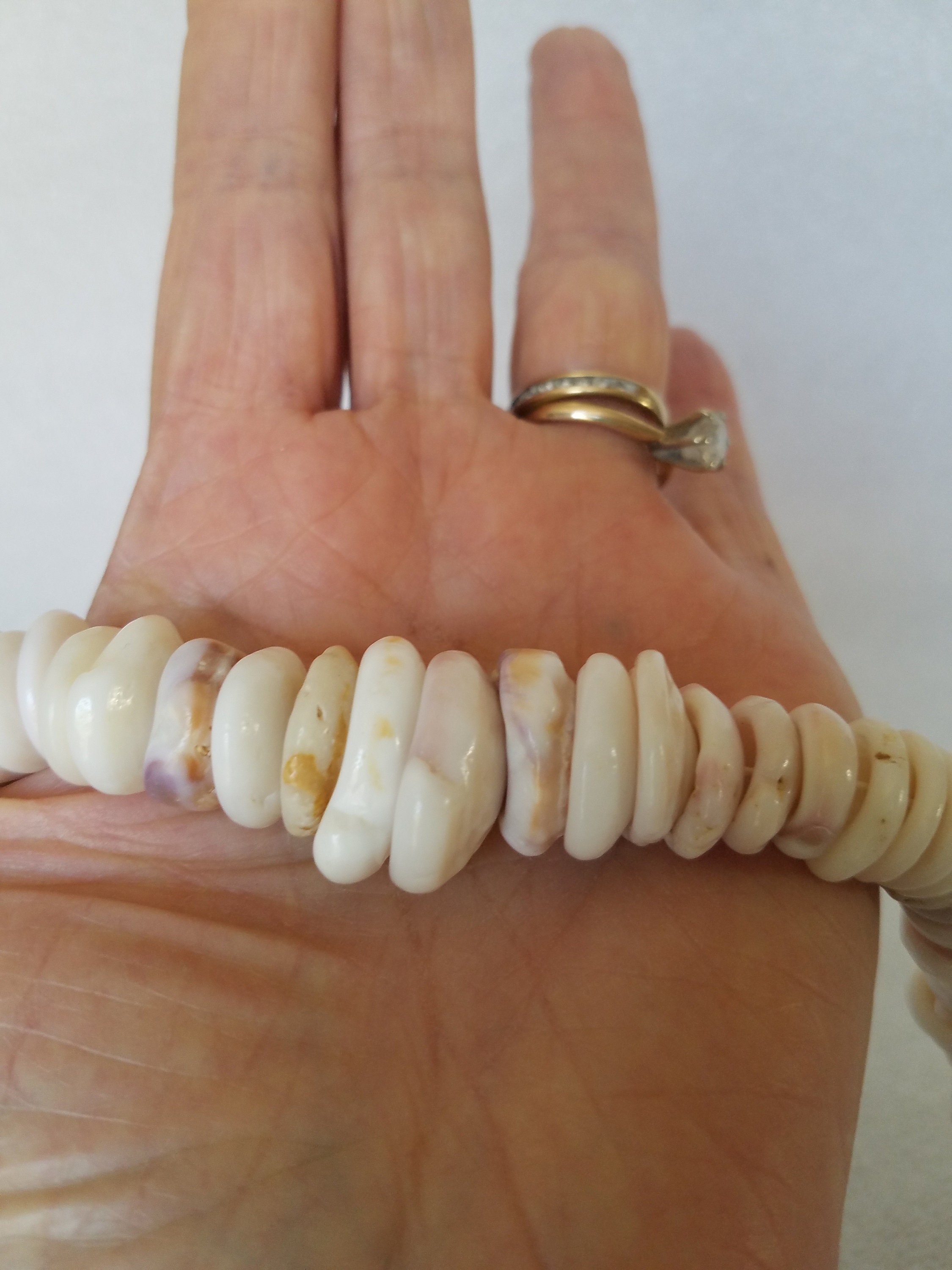 Genuine Vintage Hawaiian Puka Shell Necklace in Graduated Heavy 