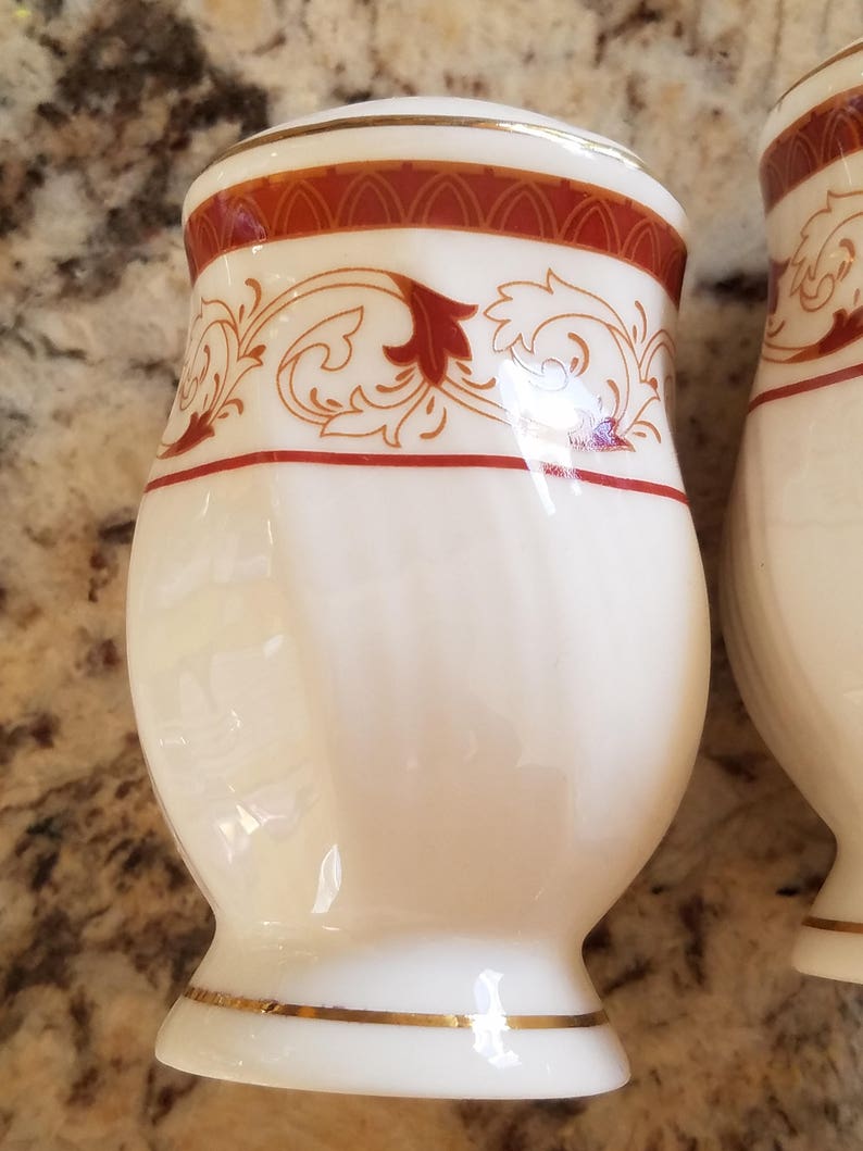 Thanksgiving Table Accessories Vintage White Porcelain Salt /& Pepper Shakers Rustic Brown Paint With Scroll Leaves And Stems Gold Stripes
