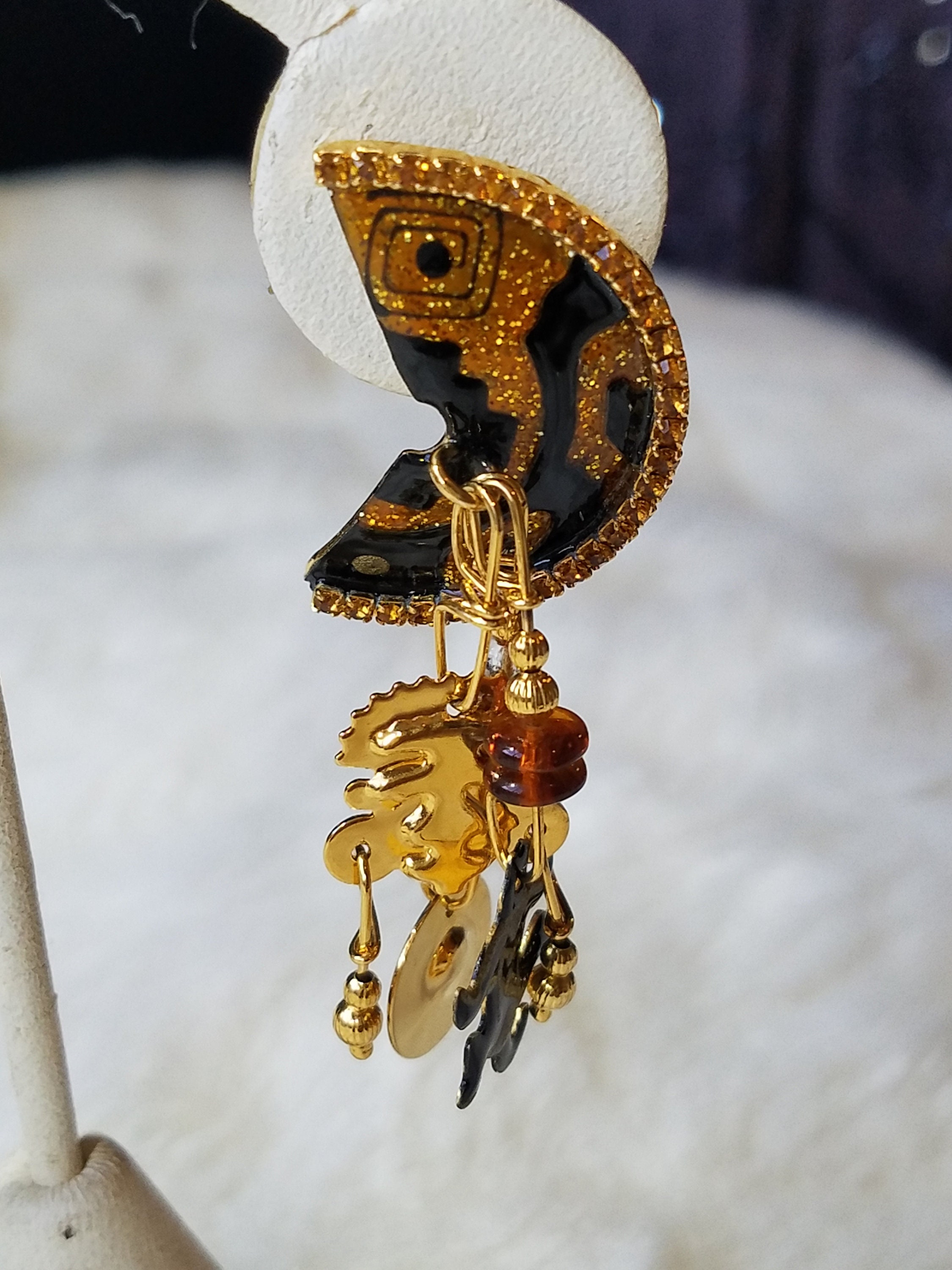 Paire De Boucles D'oreilles Vintage Le Ritz - Métal Doré émaillé Marron - Fermoir Clip - Bon état D'usage