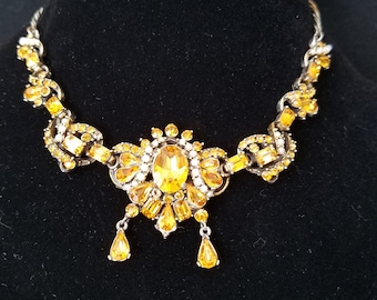 Signed "1953 Hollycraft Corp" Yellow Glass & Faux White Pearls Necklace Holiday Signed Jewelry