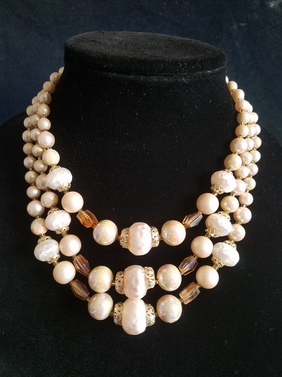 Collier Long 3 Rangs De Perles De Verre Roses Ovales - Longueur 44 Pouces (env. 112 Cm)