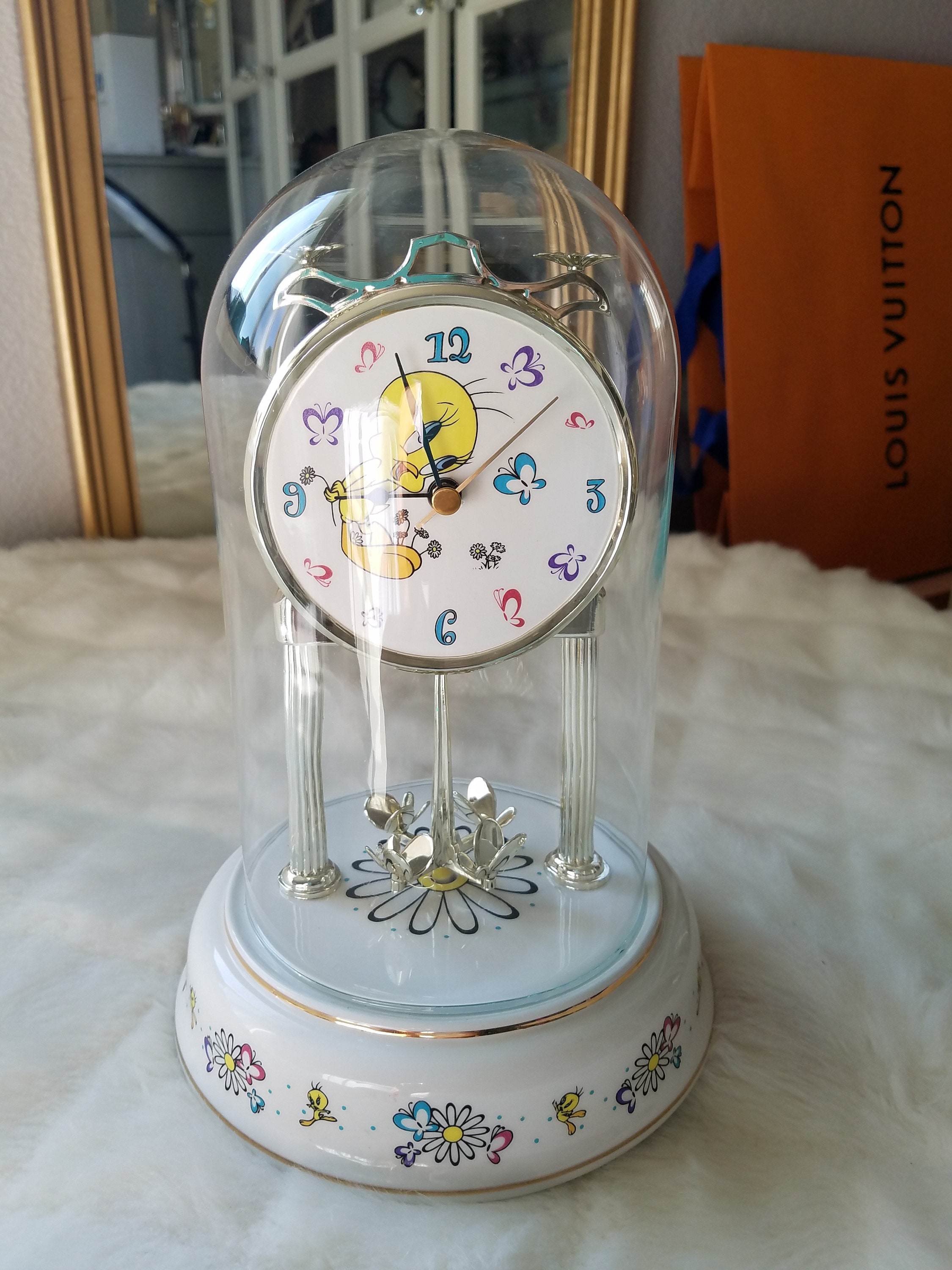 Vintage Tweety Bird Dome Clock TM & 2000 Warner Bros. AA 