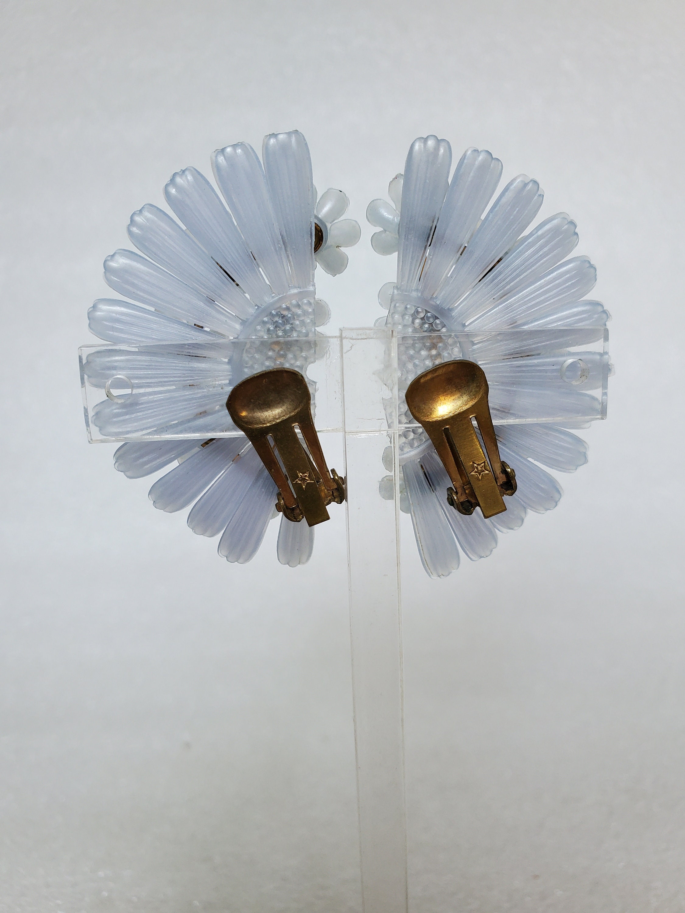 Vintage Coro Blue Moonglow Clip on Earrings: 2 Pairs of  display picture 2