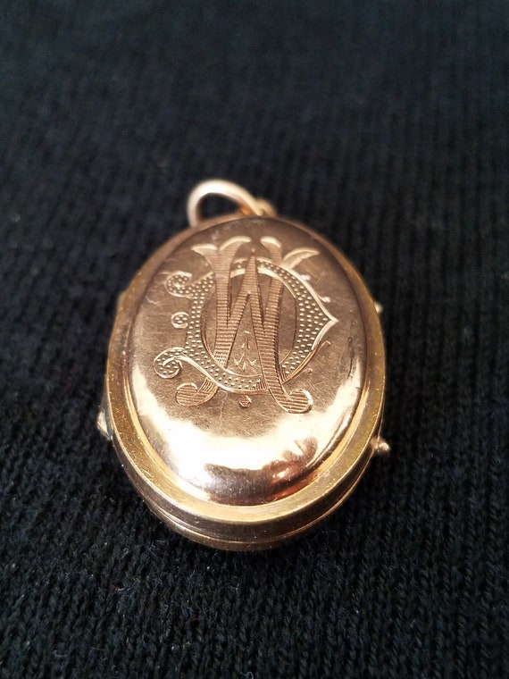 Antique Chunky 14K Rose Gold Engraved Locket Mono… - image 1