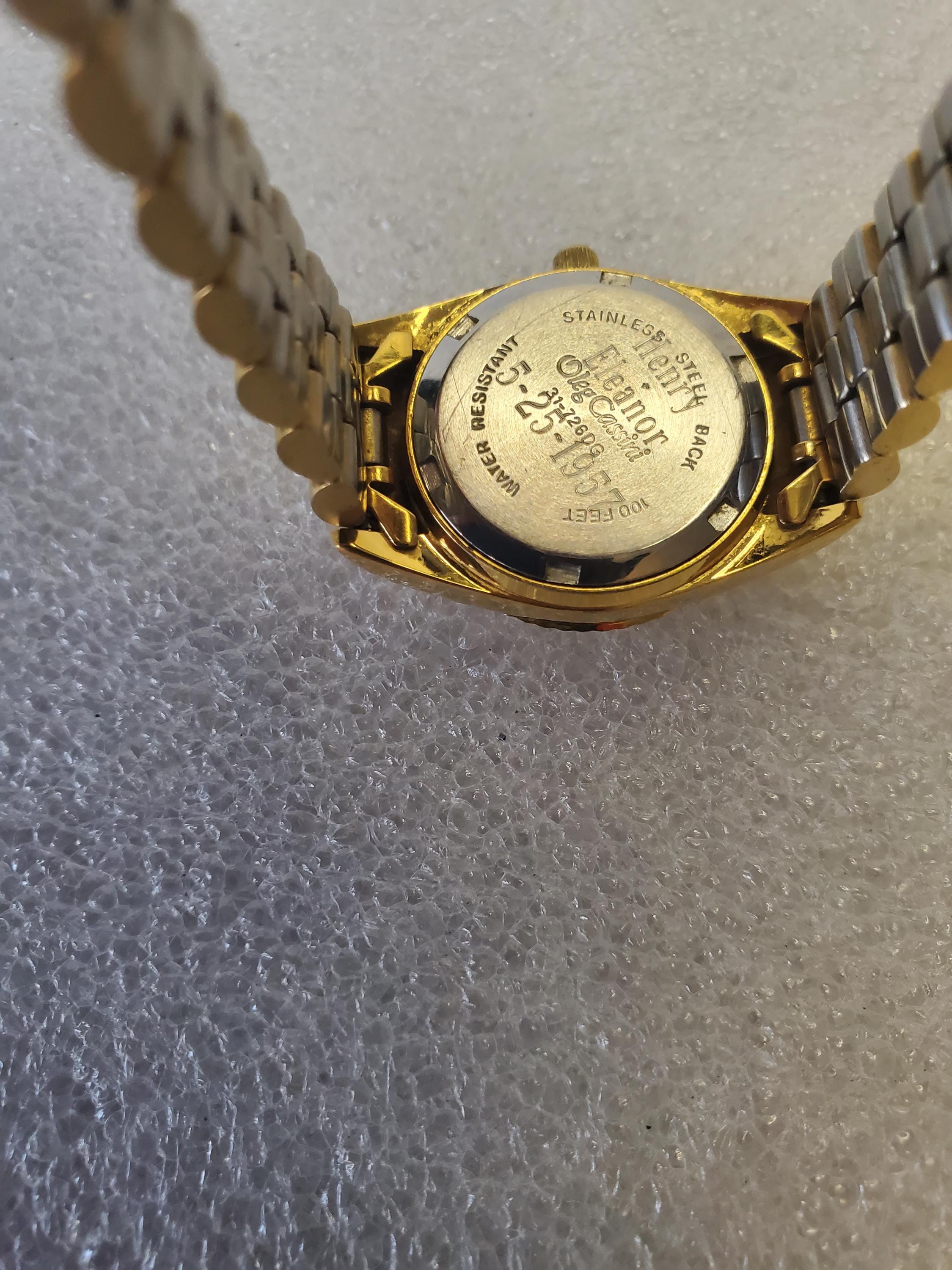 Oleg Cassini New in the box Designer Ladies Quartz Gold Tone Luxury Watch Vintage Ladies Oleg Cassini Diamond Quartz Watch W/big Round  main image 2