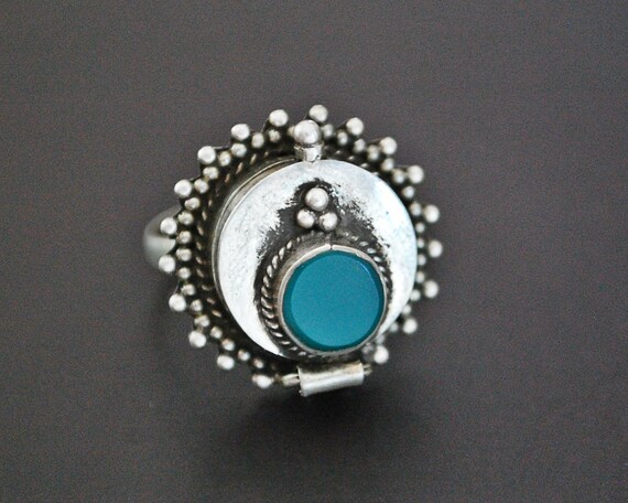 Vintage Aventurine Poison Ring - Size 7 - Locket R