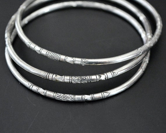 Tuareg Touareg jewelry antique Vintage Tuareg style bracelet in solid silver Tuareg bracelet. African jewelry Nigerian silver
