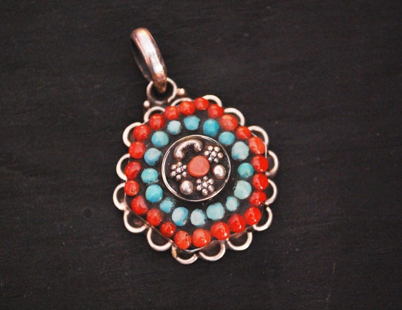 チベタンジュエリー ペンダントトップ&ブローチ ターコイズ 珊瑚 ラピスラズリ チベタンジュエリー ペンダントトップ&ブローチ ターコイズ 珊瑚