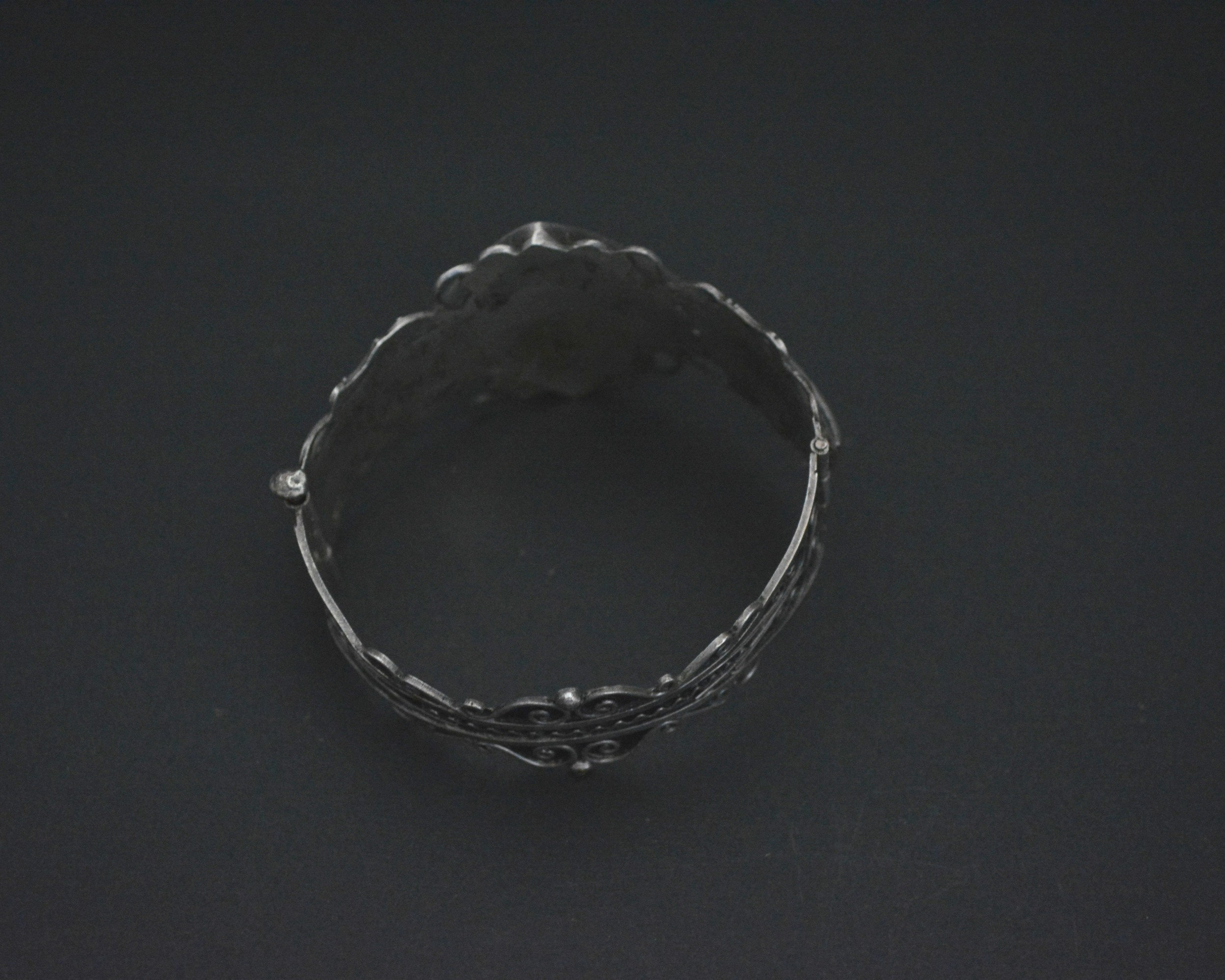 Bracelet Manchette En Argent Massif D'Afrique Du Nord - Motifs Filigrane Et Calligraphie, Occasion/vintage