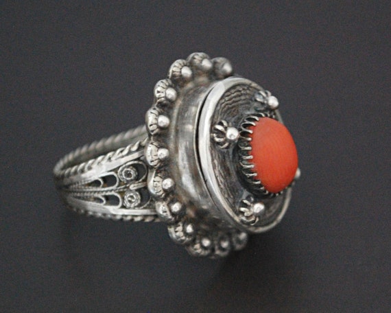 Vintage Coral Filigree Poison Ring - Size 7 - Lock