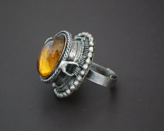 Vintage Amber Poison Ring - Size 6.5+ - Locket Rin