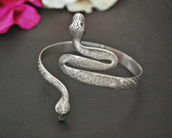Double Snake Bracelet or Armlet with Onyx Eyes - V