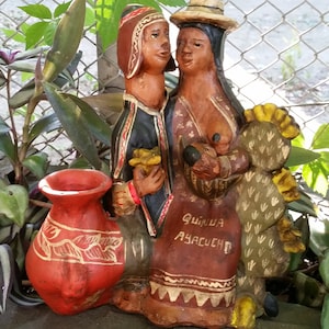 Sculpture Peru Quinua Ayacucho Andes Family Peruvian Folk Art Vintage Souvenir of Peru FREE SHIPPING