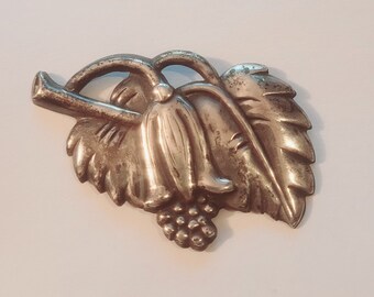 Brooch Floral Sterling 1940s Vintage 2 3/4 Inches Across Biomorphic Free Shipping