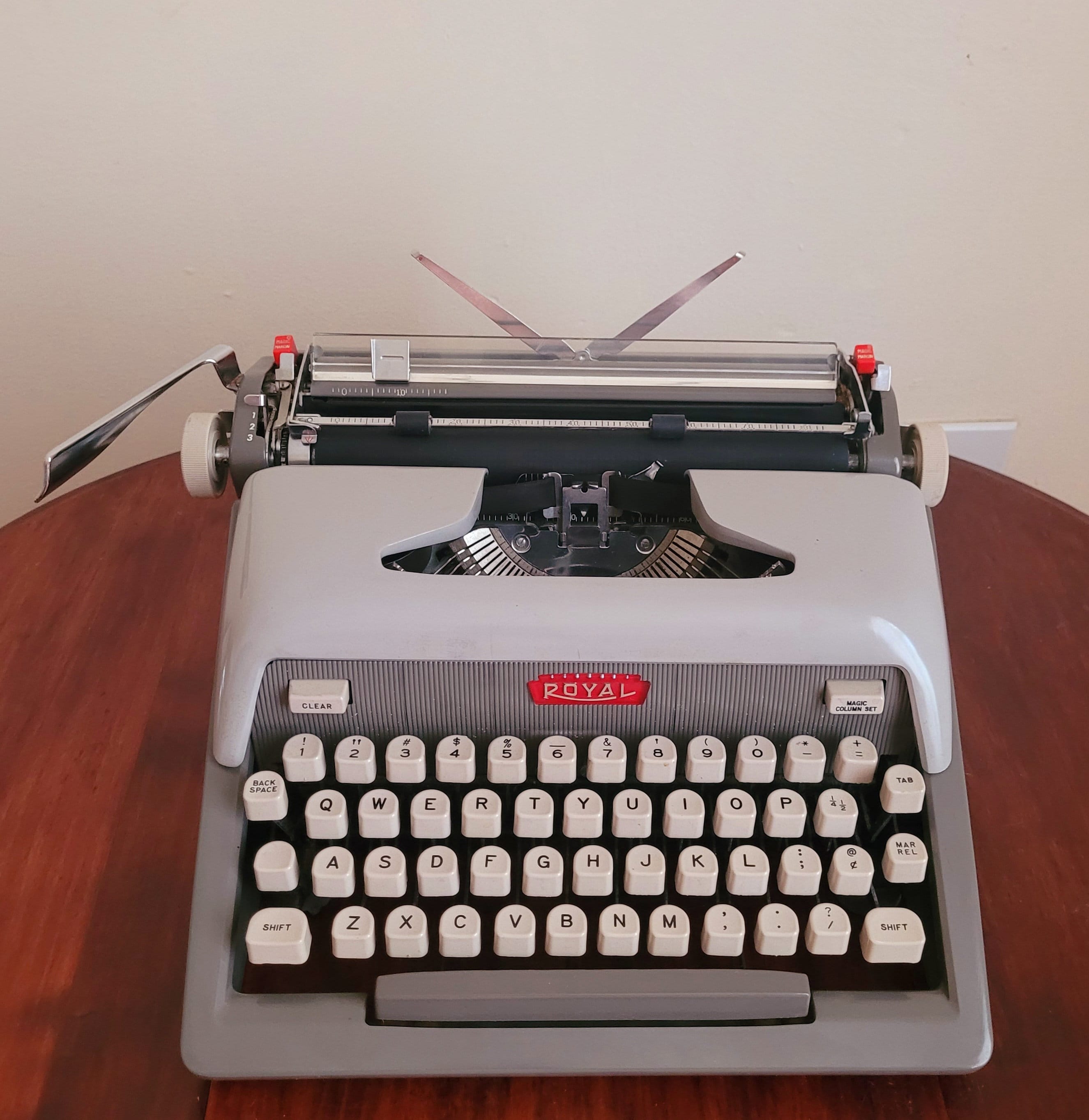 Typewriter Royal Futura 800 Grey 1960s Vintage with Case and