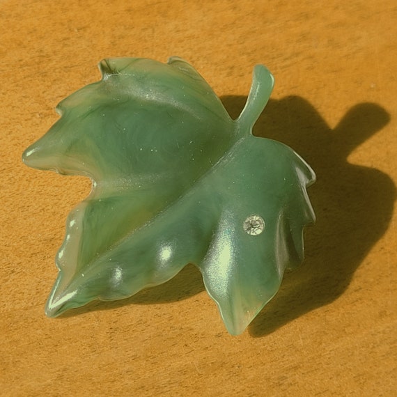 Brooch Leaf Green Jade Lucite Avon Free Shipping - image 2