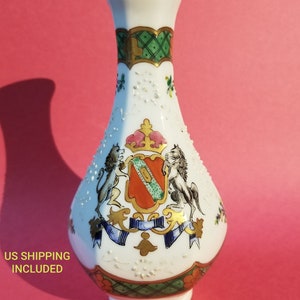 Bud Vase Edme Samson Made in France Hand Painted Heraldic Armorial Crest Porcelaine de Paris Vintage FREE SHIPPING