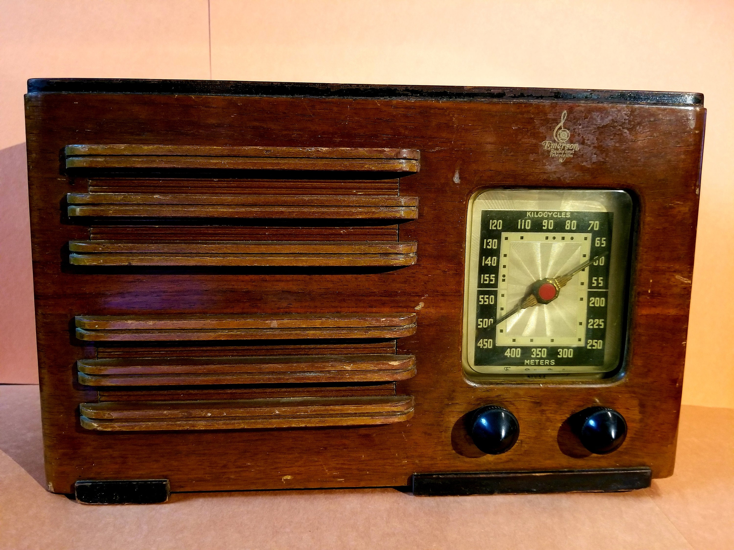 Emerson Tabletop AM Radio Working DQ-334 1940 Wood Ingraham