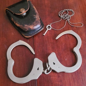 Handcuffs Vintage Police Handcuffs with Case and Key Free Shipping