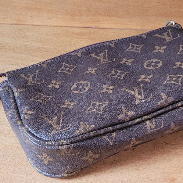 Louis Vuitton Pochette 51980 Clutch Makeup Bag Cosmetics Small Purse 1990s Vintage Free Shipping