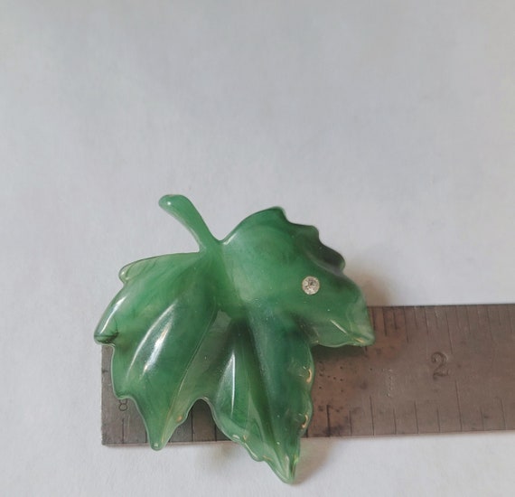 Brooch Leaf Green Jade Lucite Avon Free Shipping - image 1