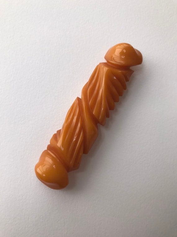 Bakelite Butterscotch pin - image 3
