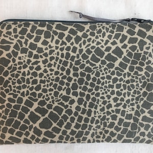 Tiny Giraffe Skin Print Padded Medium Zipper Bag, Cosmetic Bag, Organizer Pouch, Accessory Bag