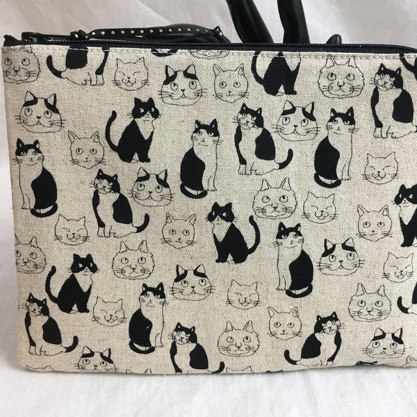 Cats Linen/Cotton Medium Padded Zipper Bag, Cosmetic Pouch, Accessory Bag, Organizer Pouch