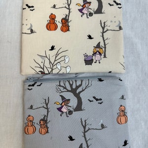 Halloween Creatures Medium Padded Zipper Bag, Cosmetic Pouch, Gadget Bag, Accessory Pouch