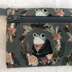 Frog Flat Zipper Coin Purse, Credit Card Wallet, AirPod Case, Change Purse