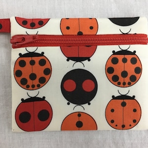 Portamonete con cerniera piatta Ladybug organico, custodia Air Pod, custodia per auricolari, portafoglio per carte di credito