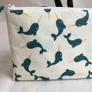 Narwhal Gepolsterte Mittelgroße Reißverschlusstasche, Gerätetasche, Zubehörtasche, Kosmetiktasche