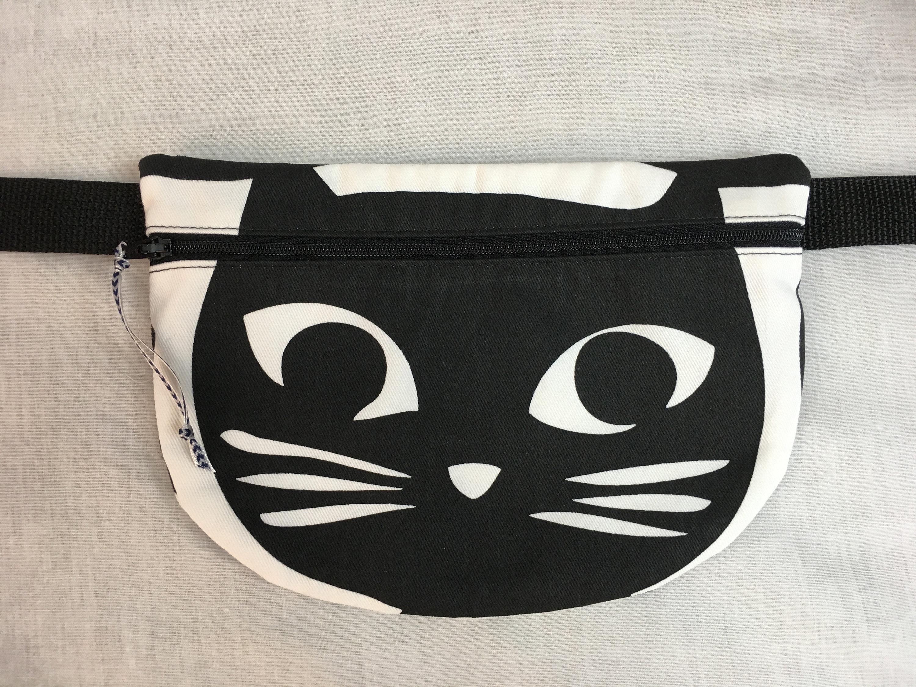 Black Cat Flat Zipper Fanny Pack, Waist Bag, Festival Bag, Hip 