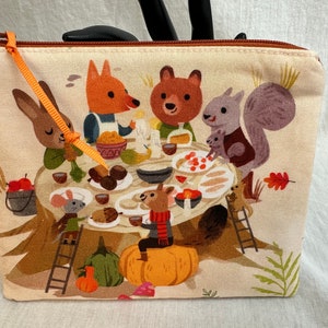 Animals Thanksgiving Medium Padded Zipper Bag, Cosmetic Bag, Gadget Bag