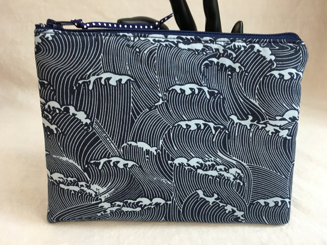 Ocean Waves Medium Padded Zipper Bag, Organizer Pouch, Cosmetic Bag ...