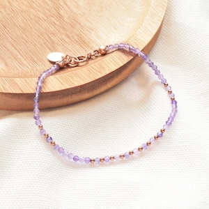 Pulsera de amatista bañada en oro rosa / Delicada pulsera de cristal violeta / Piedra natal de febrero para ella