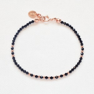 Pulsera de cuentas de espinela negra / Pulsera de oro rosa y cristal negro / Delicado regalo con piedras preciosas