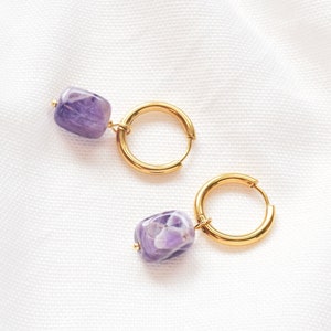 Pendientes de pepita de amatista / Aros con dijes de piedras preciosas moradas / Joyas de amatista / Regalo para esposa / Oro / Plata