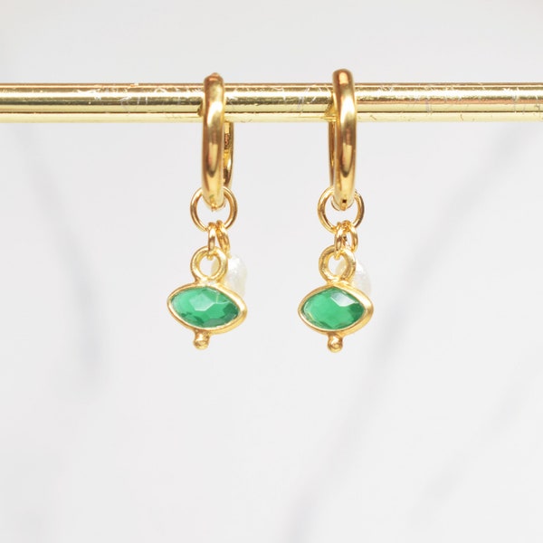 Green onyx earrings in gold | Small hoops with green crystal charms | Dainty pearl earrings for her